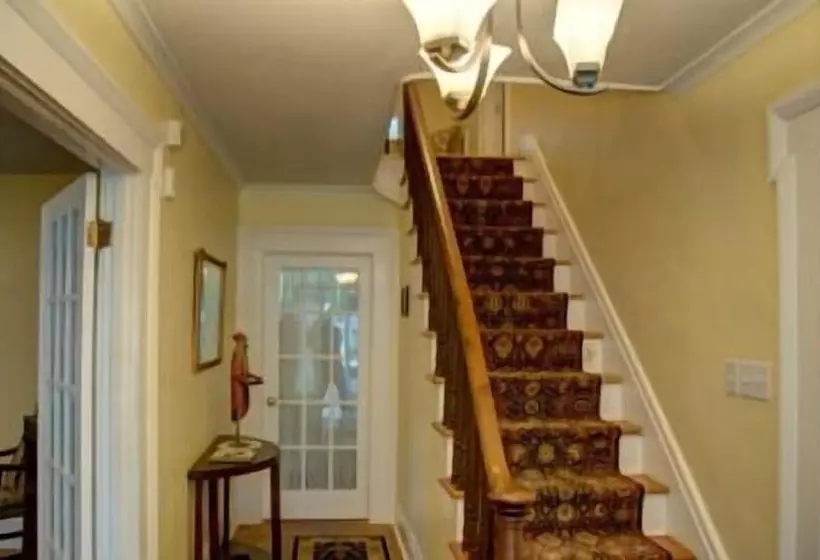 The Blackberry Inn Bed & Breakfast