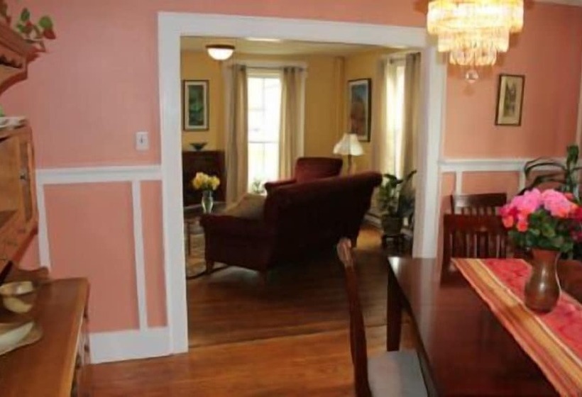 The Blackberry Inn Bed & Breakfast