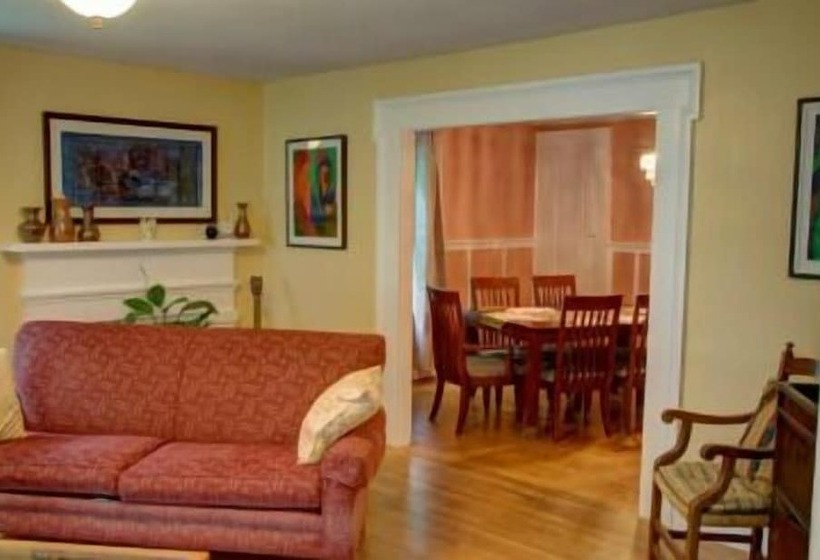 The Blackberry Inn Bed & Breakfast