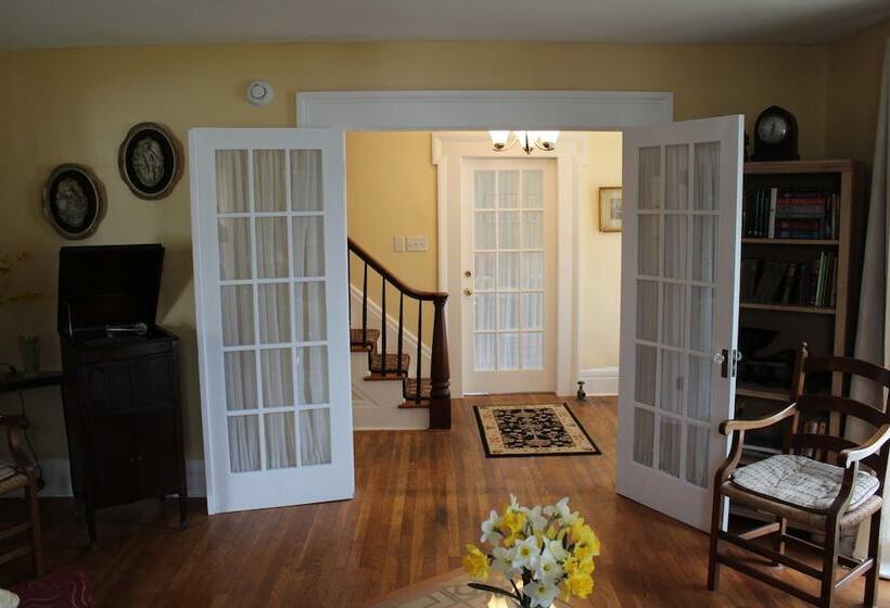 The Blackberry Inn Bed & Breakfast