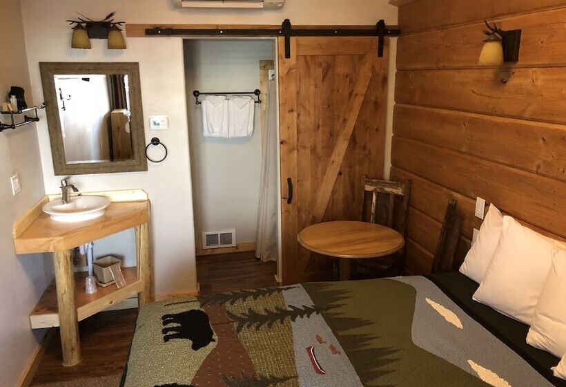 The Historic Madison Hotel Motel