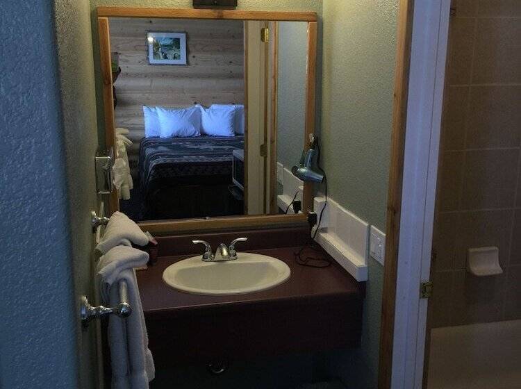 The Historic Madison Hotel Motel