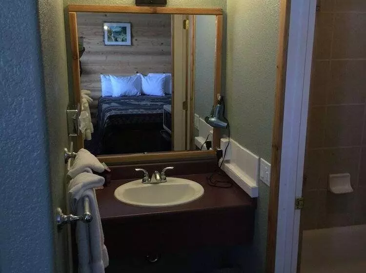 The Historic Madison Hotel Motel