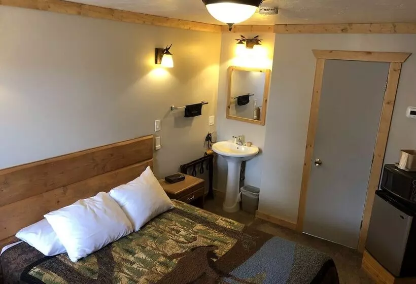 The Historic Madison Hotel Motel