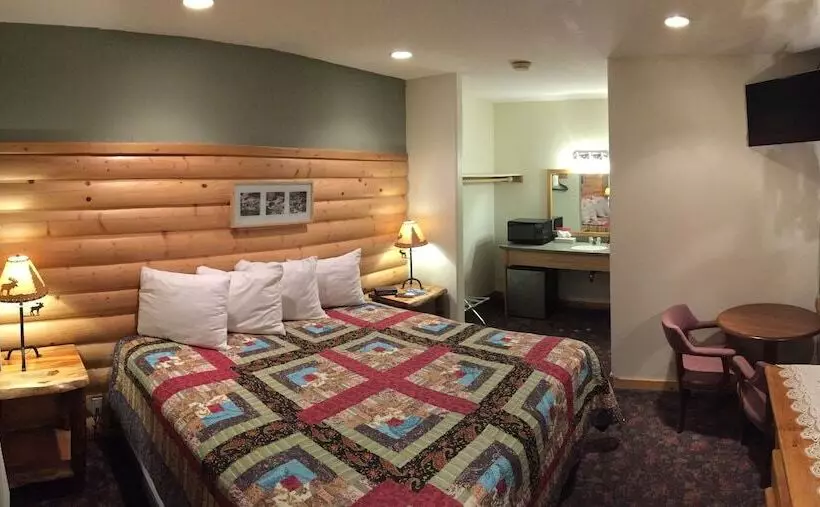 The Historic Madison Hotel Motel