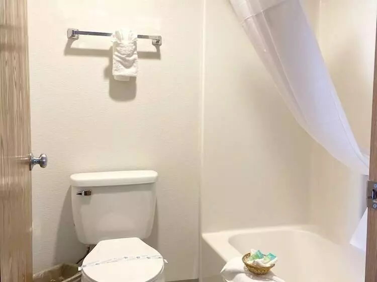 Burke Inn Motel & Suites