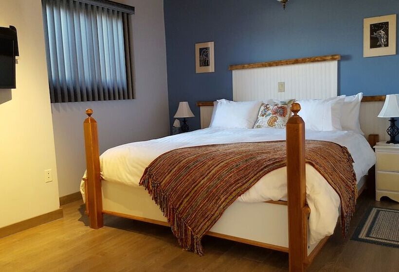 Duck Pond Bed & Breakfast Cottage