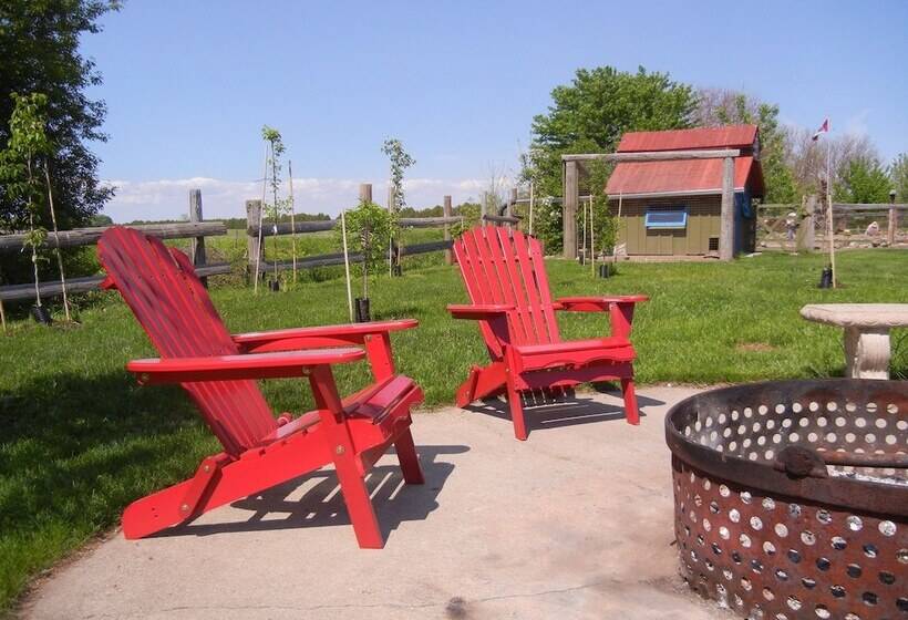 Duck Pond Bed & Breakfast Cottage