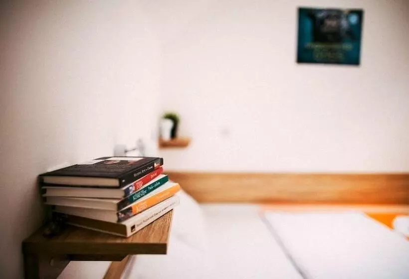 هتل Book Room
