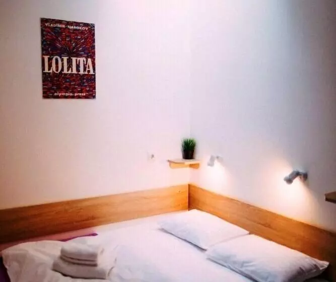 هتل Book Room