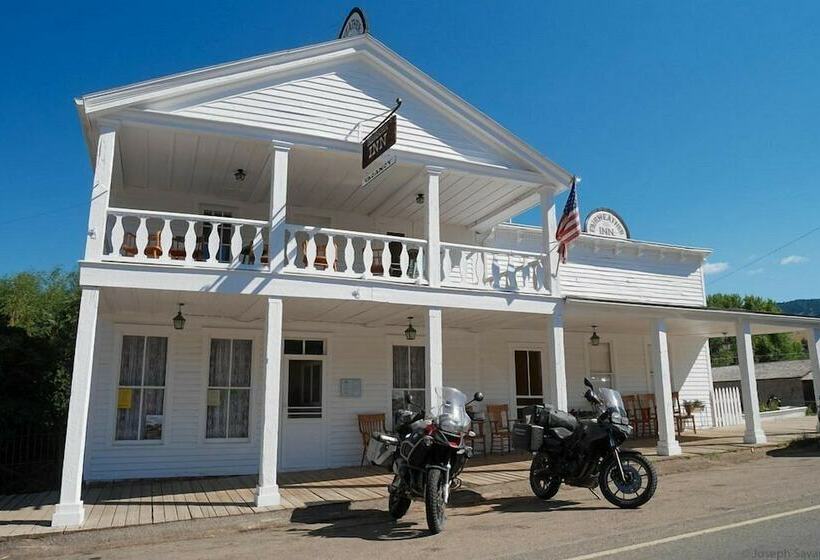 בית מלון כפרי Fairweather Inn