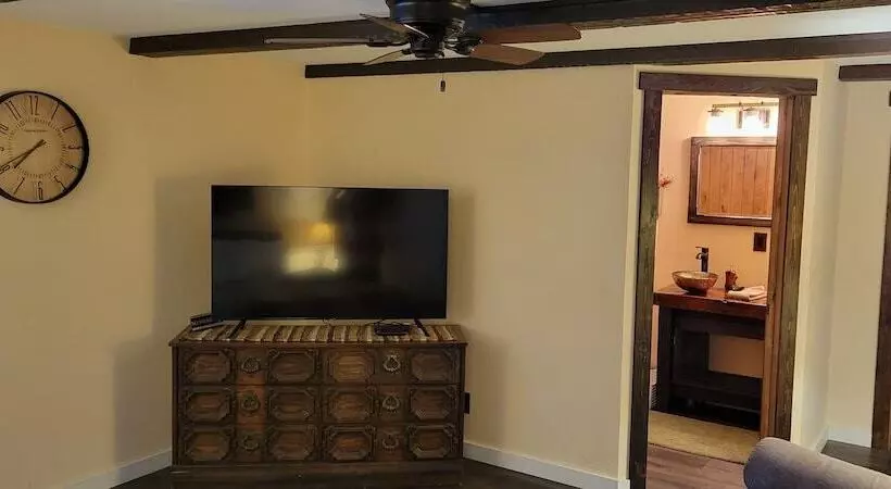 Hotelli Trickling Waters Retreat