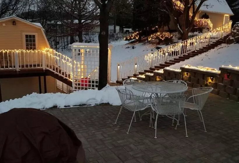 Hotelli Trickling Waters Retreat