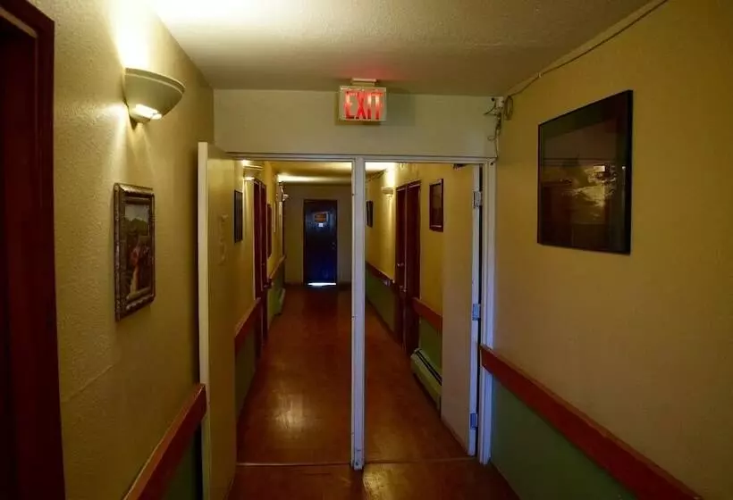 モーテル Brookside Inn