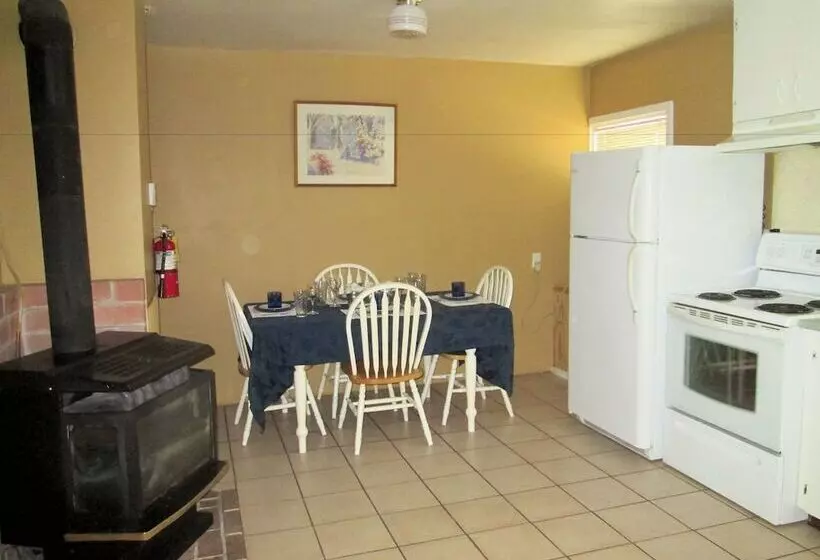 Motelli Edgewater Resorts   Edgewater Inn