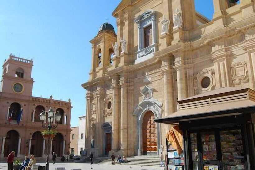 بنسيون Girasole