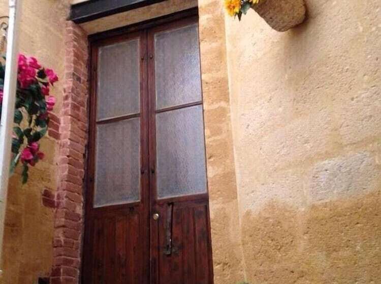 بنسيون Girasole