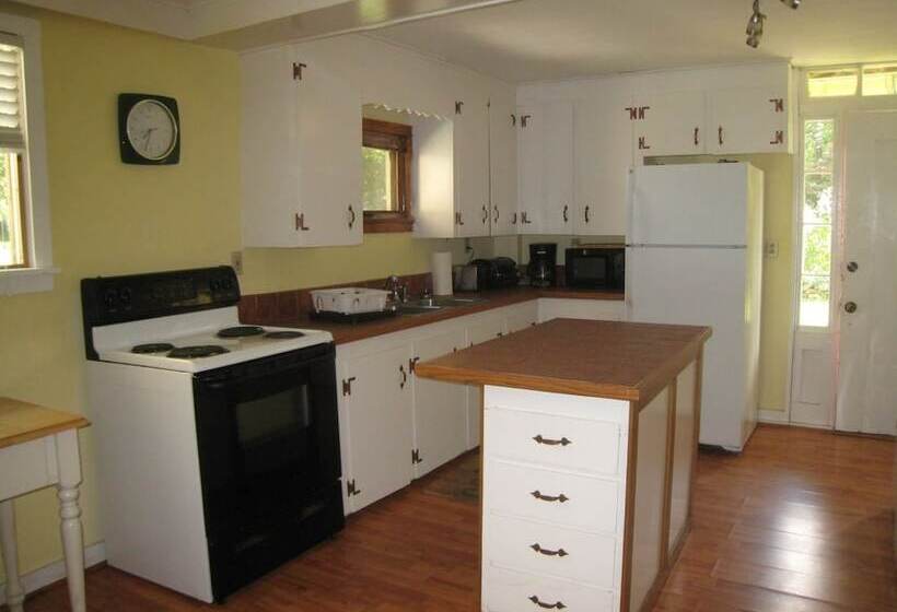 بنسيون Stage Coach Inn