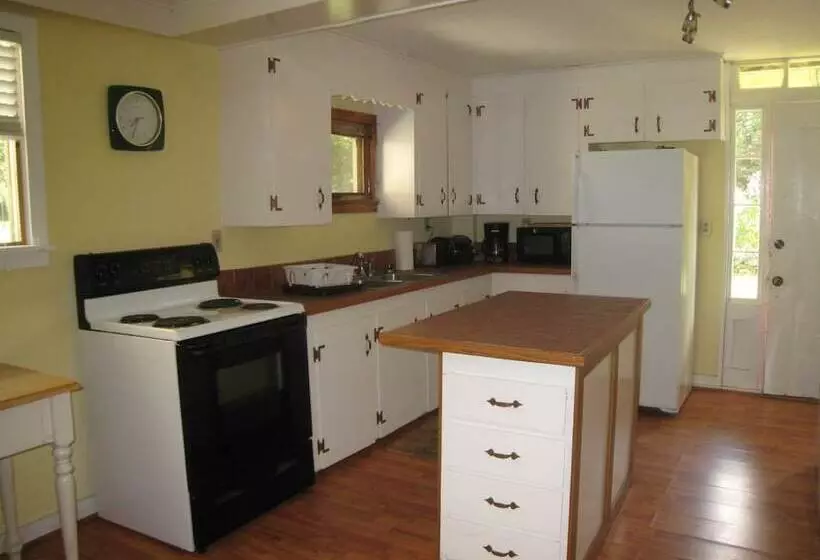 Majatalo Stage Coach Inn