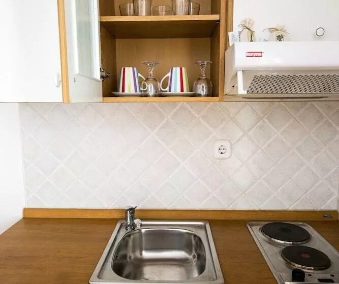 Hotel Apartments And Rooms Degra