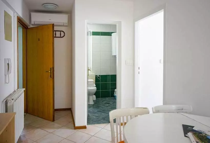 Hotel Apartments And Rooms Degra