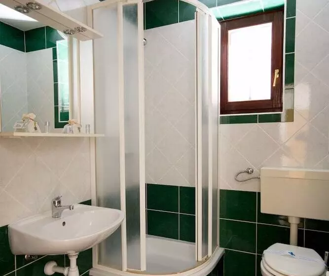 Hotel Apartments And Rooms Degra