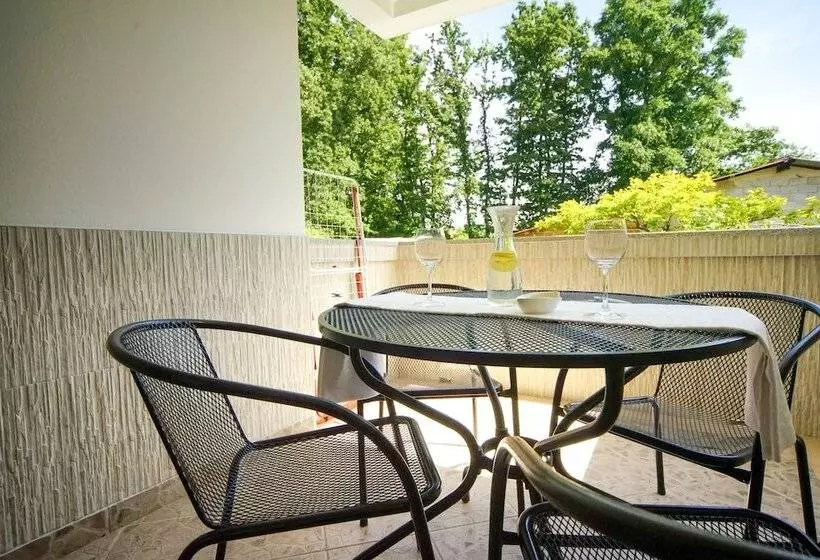 Hotel Apartments And Rooms Degra