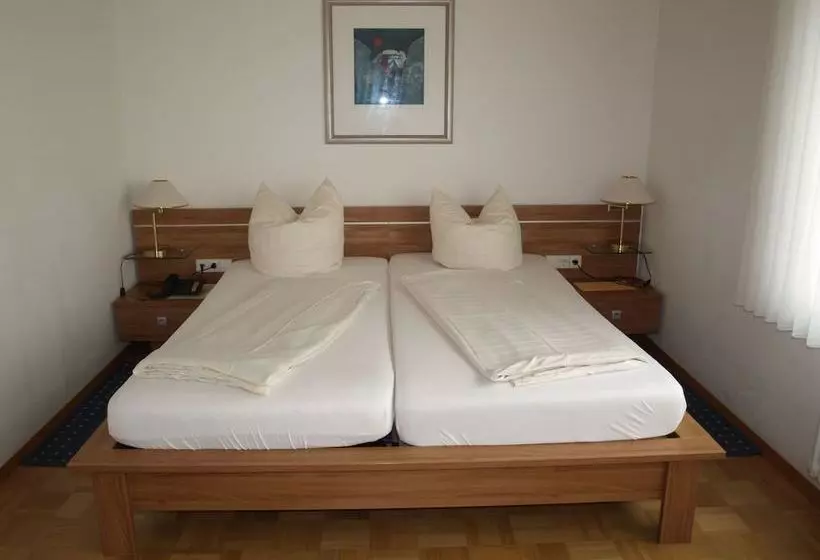 Отель Grüner Kranz