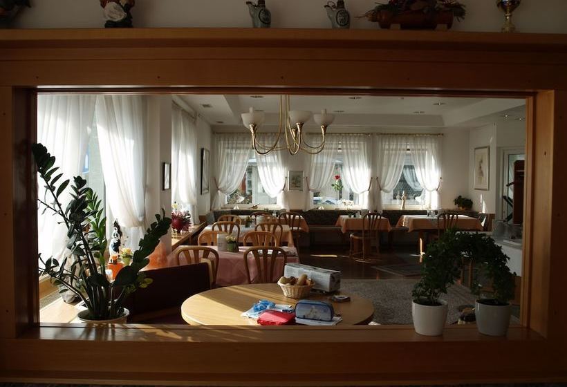 Отель Grüner Kranz