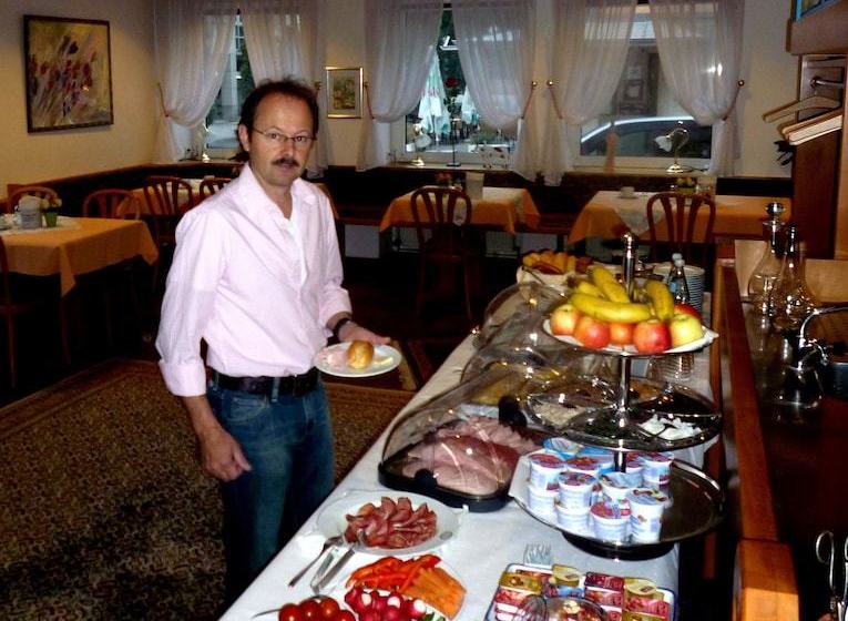 Отель Grüner Kranz