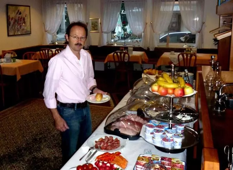 Отель Grüner Kranz