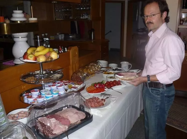 Отель Grüner Kranz