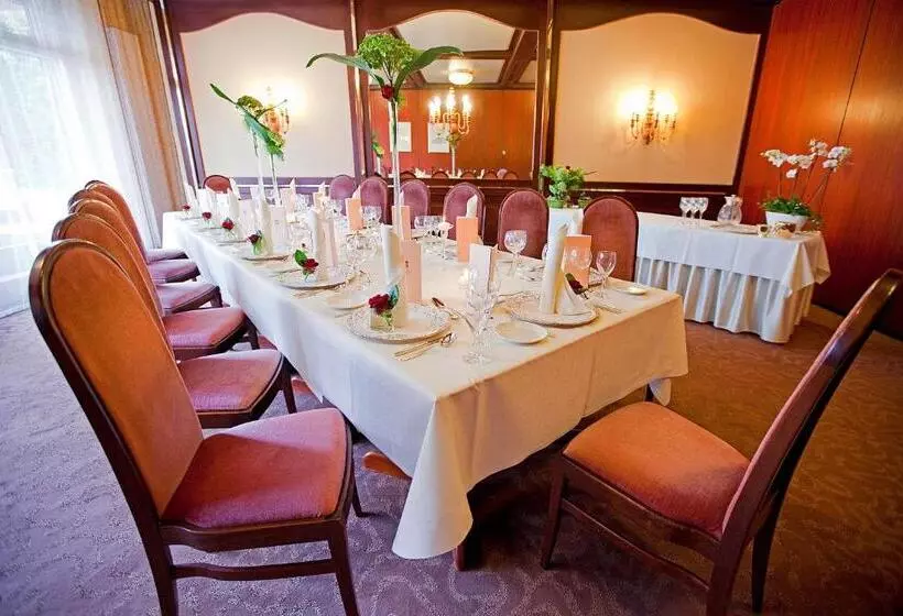 Отель Krone Ohg