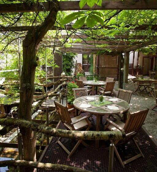 Отель Lifestyle