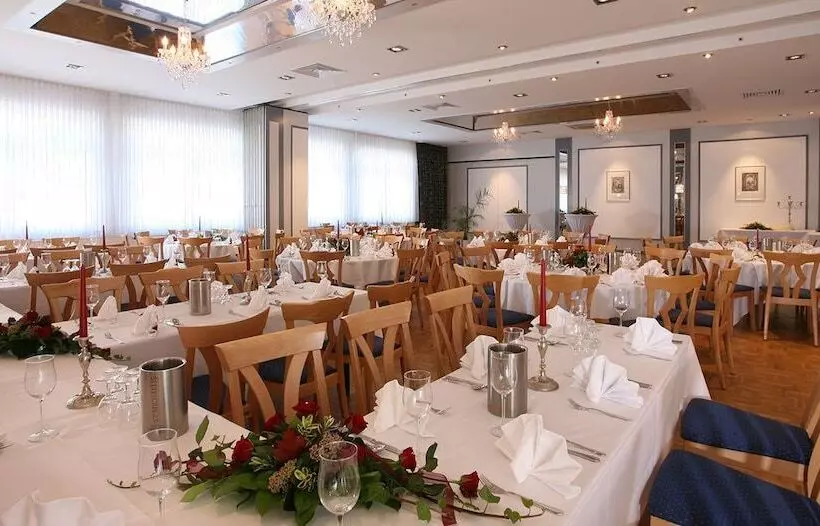 Hotelli Zum Starenkasten Gmbh