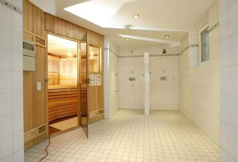Hotelli Zum Starenkasten Gmbh
