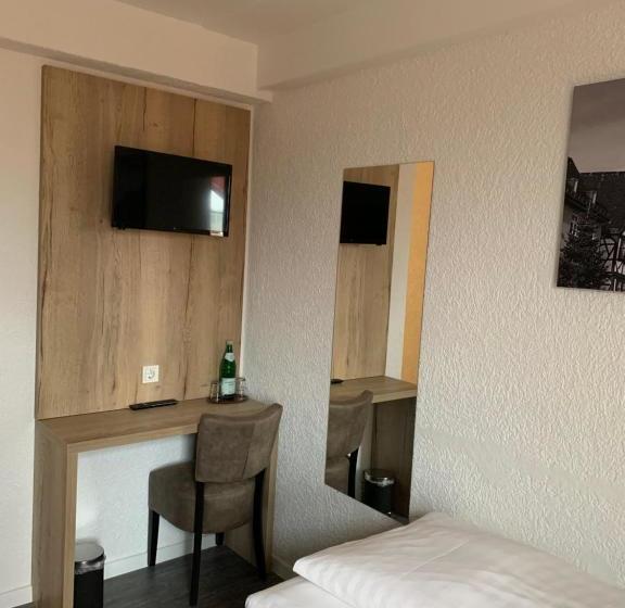 Отель Zur Eisenbahn