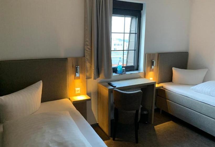 Отель Zur Eisenbahn