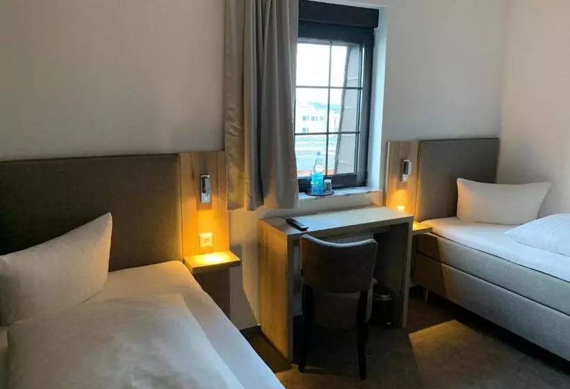 ホテル Zur Eisenbahn