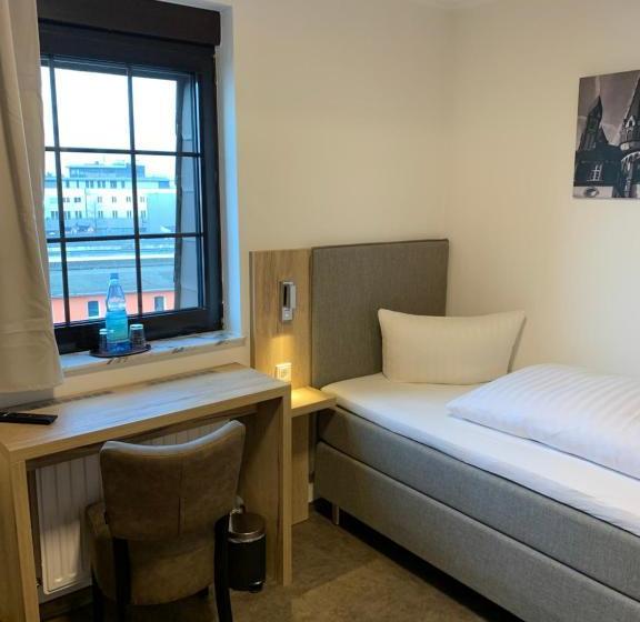 Отель Zur Eisenbahn