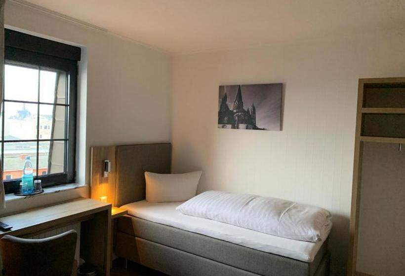 Отель Zur Eisenbahn