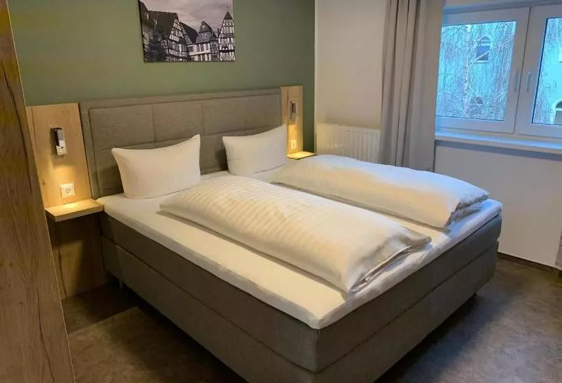 ホテル Zur Eisenbahn