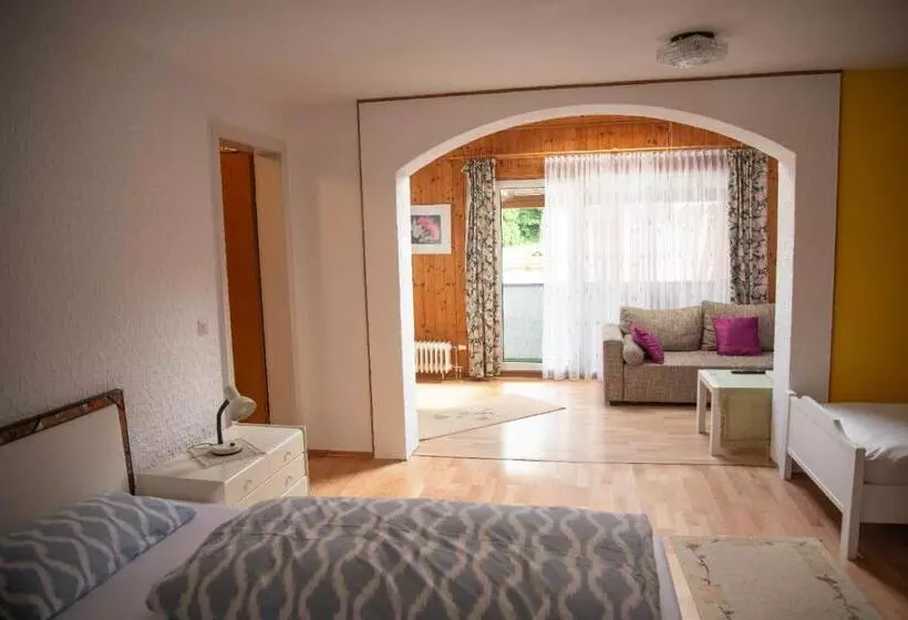 بنسيون Gasthaus Zum Odenwald