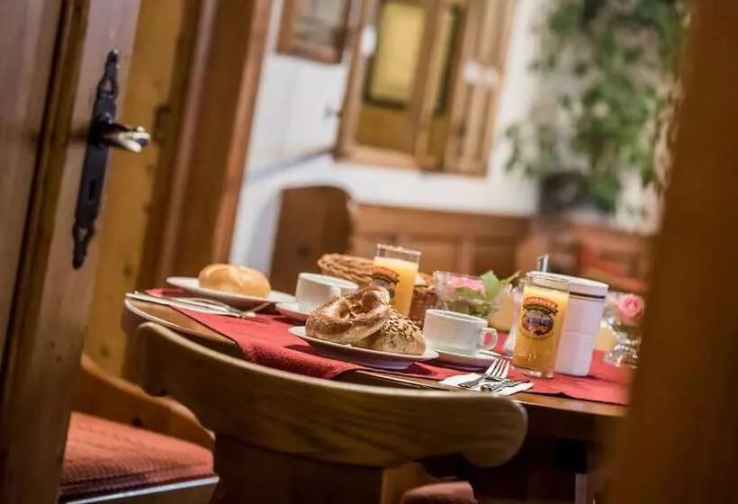 פנסיון Gasthof Adler