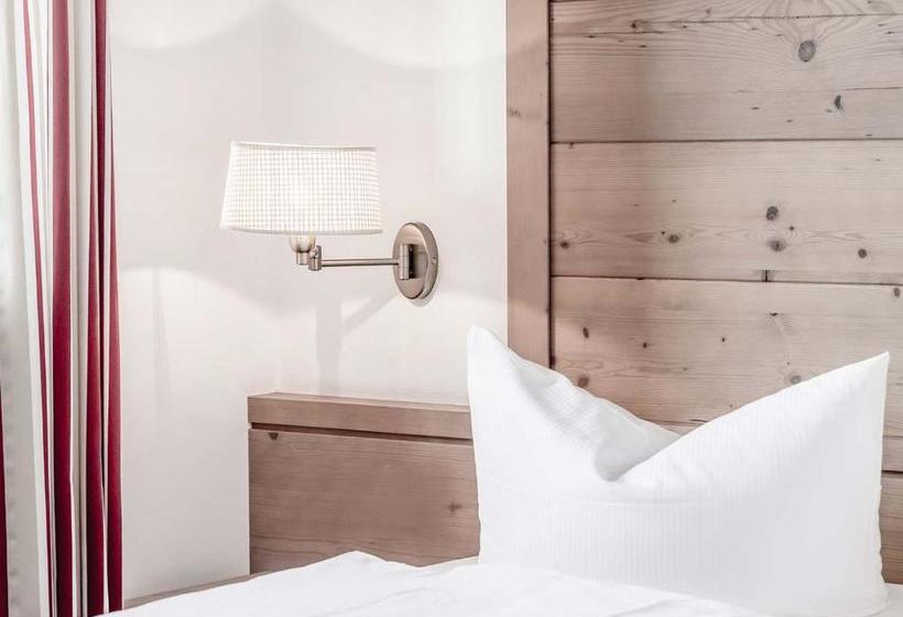 بنسيون Schneiderwirt