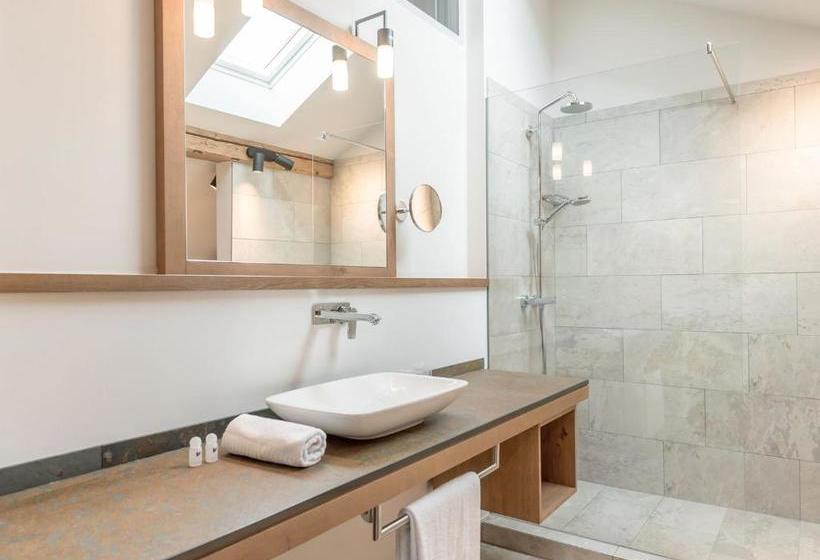 بنسيون Schneiderwirt