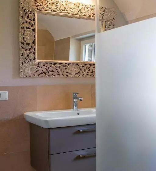 Alpenhof Garnihotel & Ferienwohnungen