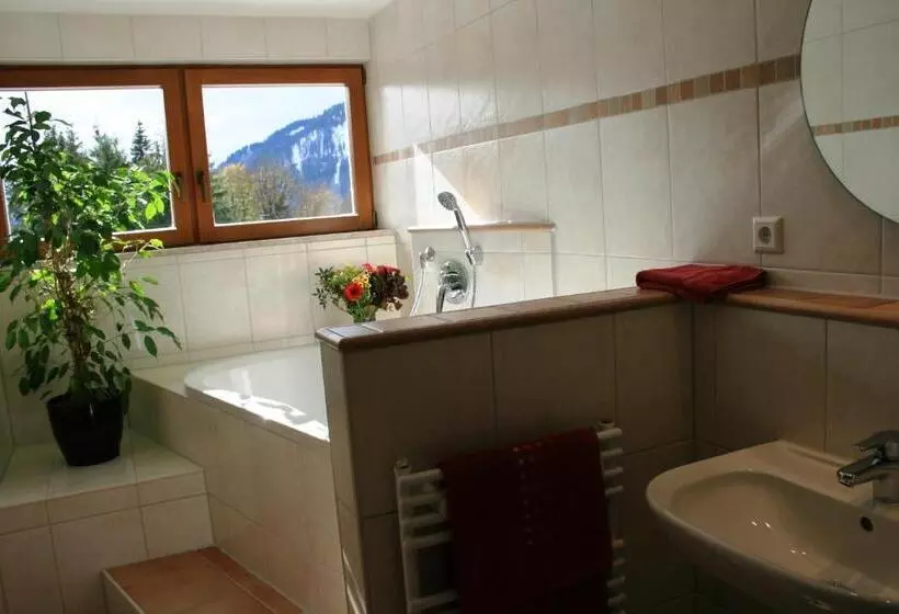 Hotelli Alpenhof Reuterwanne
