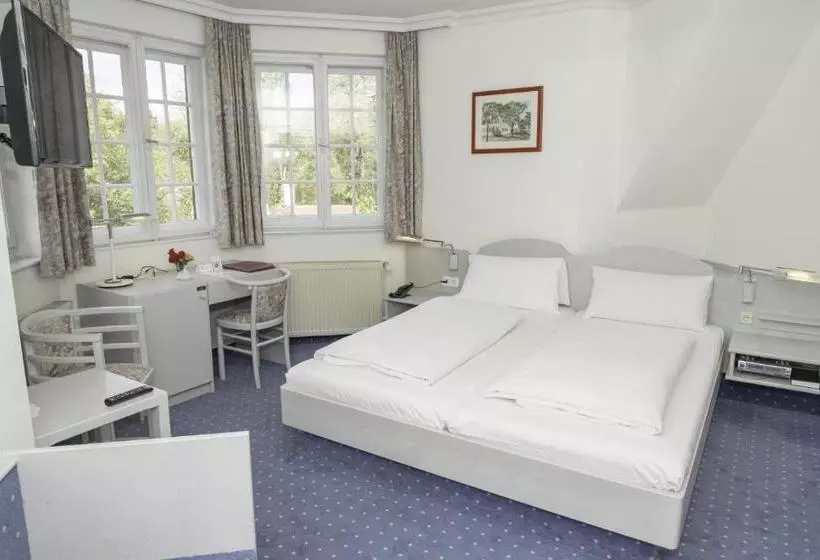 Отель Gautinger Hof