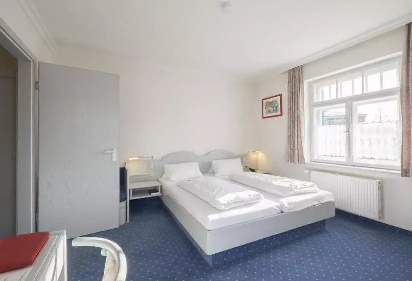 Отель Gautinger Hof